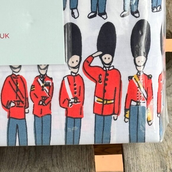 6-pc Cath Kidston LONDON GUARDS CHRISTMAS Queen Size Sheet Set (2 extra PC's) - Picture 5 of 9